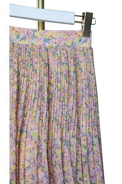 Sezgi Tekin Floral Short Skirt with Elastic Waist and Pleated Detail