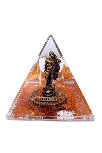 OEM Pyramid with Liquid and Glitter, Hercules Figurine Inside, 8x8 cm