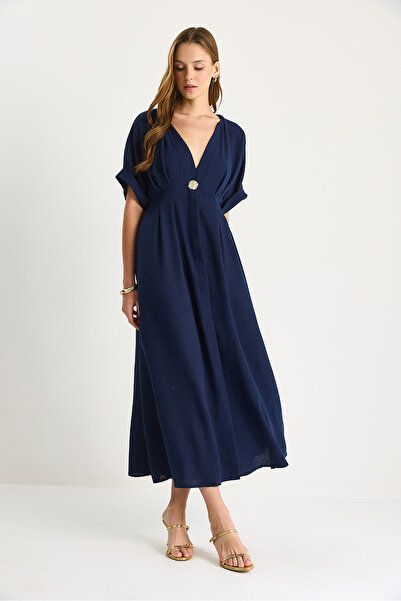 Bianco Lucci Γυναικείο λινό φόρεμα με λαιμόκοψη V με χρυσό κουμπί 5266 60281107