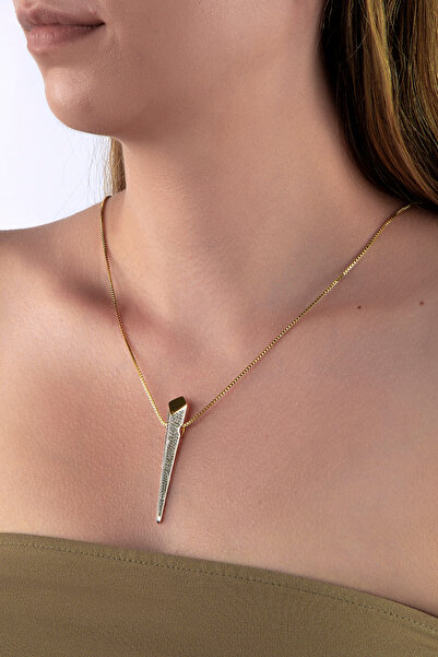 innuendo jewelery قلادة بسلسلة على شكل صندوق ذهبي اللون مع حجر على شكل قضيب