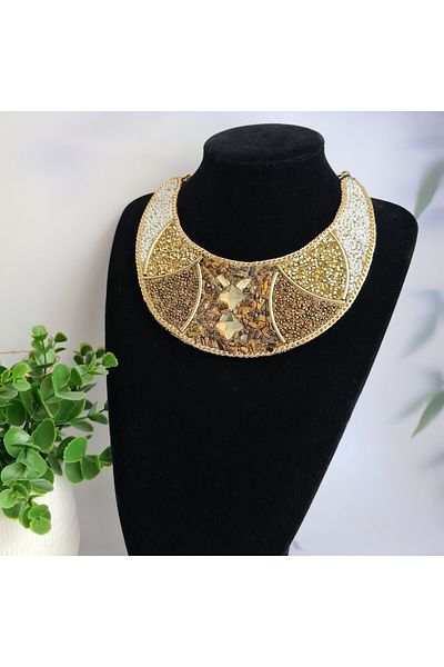 OEM Women's gold necklace with pebbles