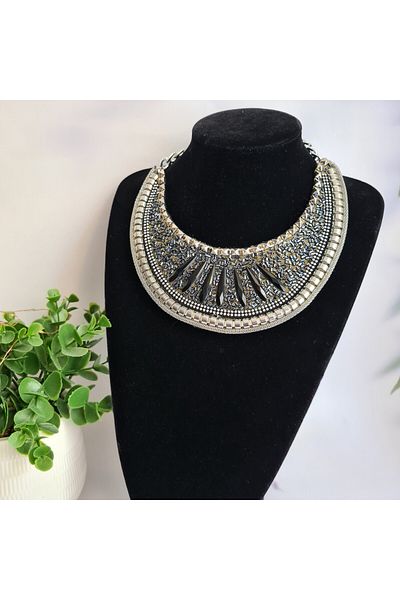OEM Gray necklace with small pebbles