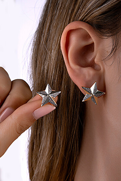 innuendo jewelery أقراط حجرية على شكل نجمة ذهبية اللون