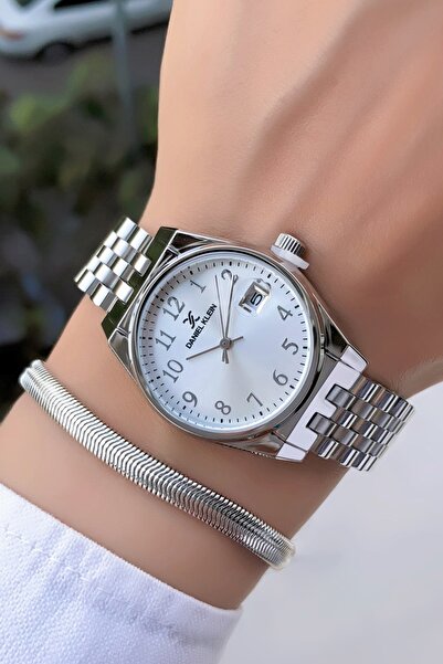 Daniel Klein Orijinal Takvimli Çelik Kordon 3 Atm Su Geçirmez Gümüş Renk Kadın Kol Saati Hediye Bileklik