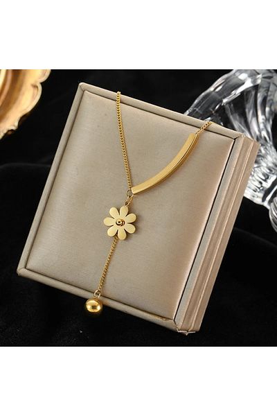 Eva Grace Rowan necklace, gold, with daisy pendant, made of stainless steel