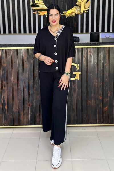 GÖKSEL بدلة بيضاء كبيرة الحجم بأزرار وشريط