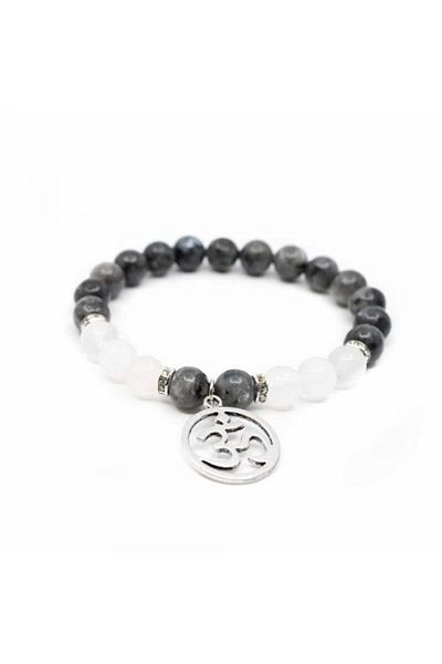 OEM BRACELET WITH WHITE AGATE CRYSTALS, LABRADORITE AND THE "AUM" SYMBOL *