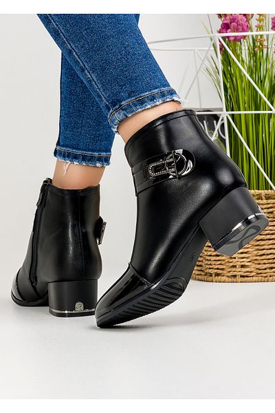 starlike Women's black fur-lined ankle boots A176