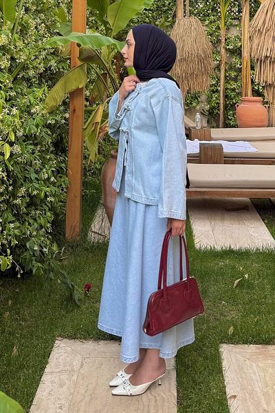 lamelif بدلة دينم بتفاصيل دانتيل باللون الأزرق الجليدي