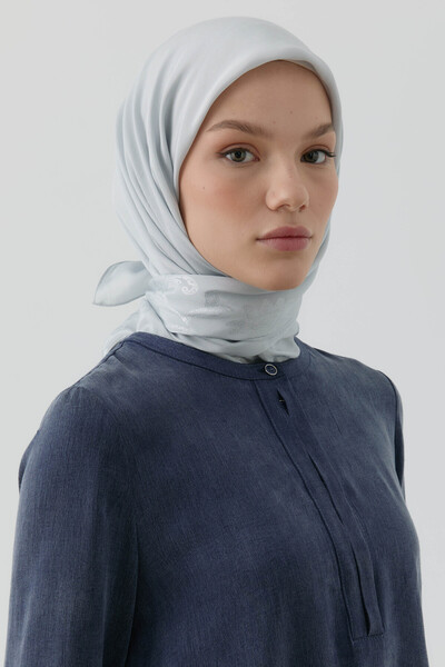 Tuğba Nevgül Kenar Detaylı Naturel Eşarp - Gümüş