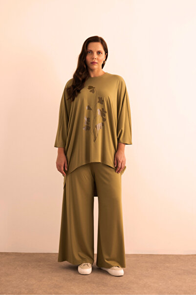 Aker Comfortable Fit Knitted Tweenset with Transparent Print Detail