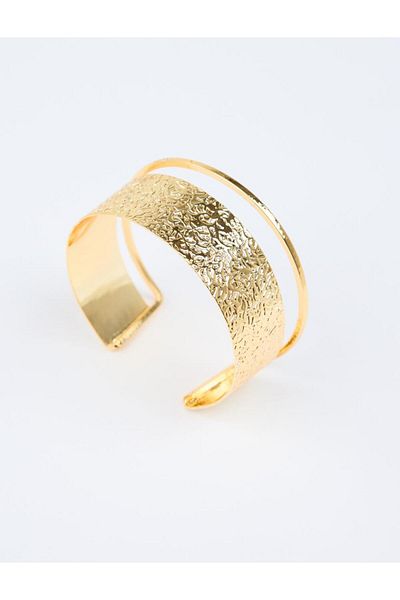 Jimmy Key Gold Color Shiny Patterned Handcuff Bracelet