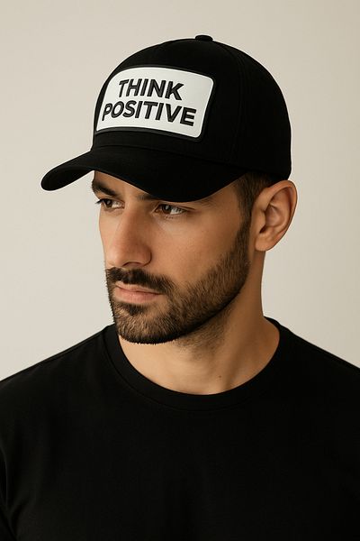 CosmoOutlet قبعة Think Positive المكتوبة القابلة للتعديل موديل أسود-أبيض للرجال