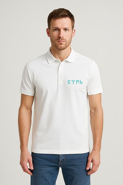 sielta Tricou cu guler polo alb, din bumbac, cu imprimeu lup, scris în turcă Göktürk, slim fit