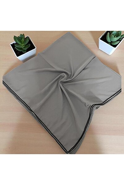 Butik Eșarfă din mătase de Medina Gülkurusu cu vipușcă