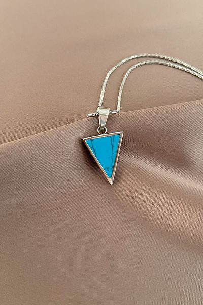 laria jewelry Triangle Black Stone Locket Necklace
