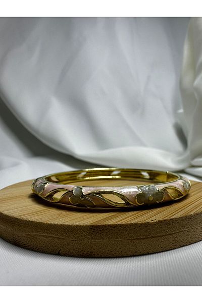 Mutenaura Enameled Handcuff Bracelet
