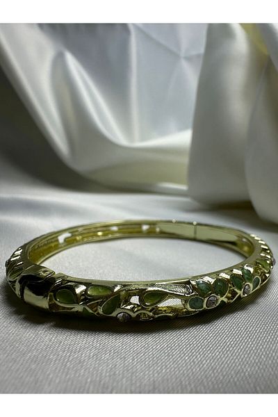Mutenaura Enameled Handcuff Bracelet