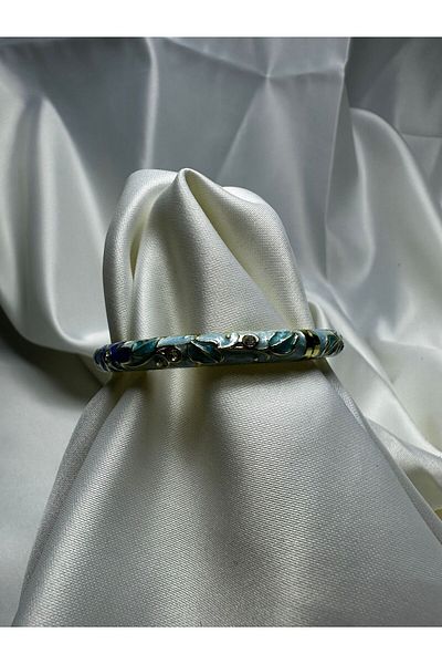 Mutenaura Enameled Handcuff Bracelet