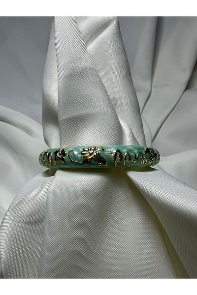 Mutenaura Enameled Handcuff Bracelet