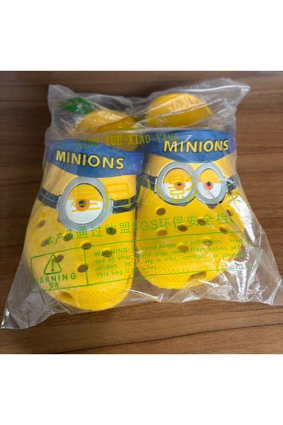 Miniso C13-19.1cm new New Anime Minions Hole Sandals Stuart Dave Slippers Sandals Kawaii Eva Anime Home Bea