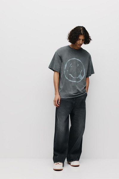 Pull & Bear تي شيرت نيرفانا سمايلي