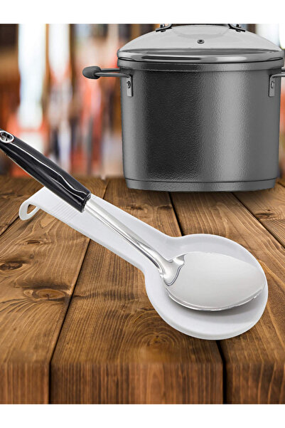 Special Action قاعدة ملعقة متسخة على سطح الطاولة، قاعدة ملعقة، قاعدة ملعقة، ق...