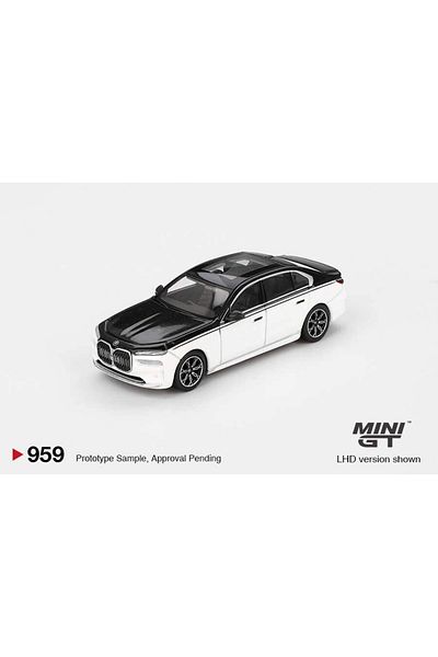 mini gt 1/64 Bmw I7 Xdrive60 Alpine White / Black Sapphire