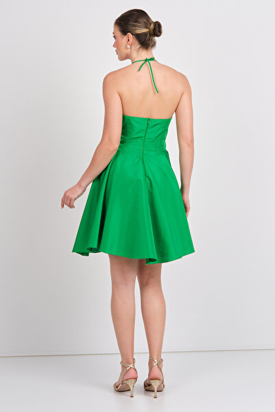 Saygın Women's Halter Neckline Sweetheart Neckline Mini Evening Dress 5621 Green