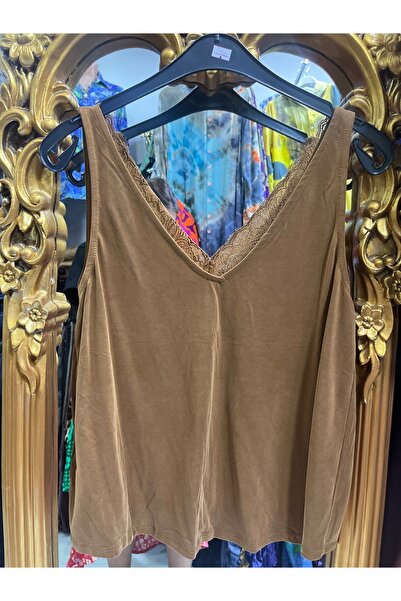 Butik Ayseba Kadın Sıfır Kol Sırt Dekolteli Dantelli V Yaka Bluz