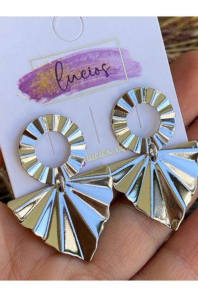 Lucios Abstract Nail Earring with Golden Craftsmanship Stone