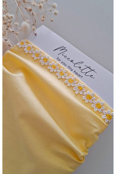 Miccolatte Baby Girl Daisy Detailed Cotton Poplin Tie-Up Triangle Bandana (0-2.5 Years)