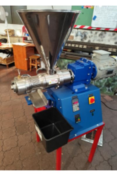 Jobs ahead group Universal Oil Press