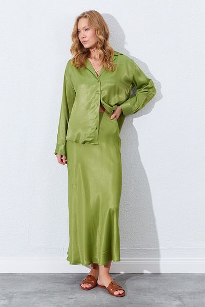 EDITION WOMAN Satin Textured, Flowing, Long Skirt |   Ek100291929