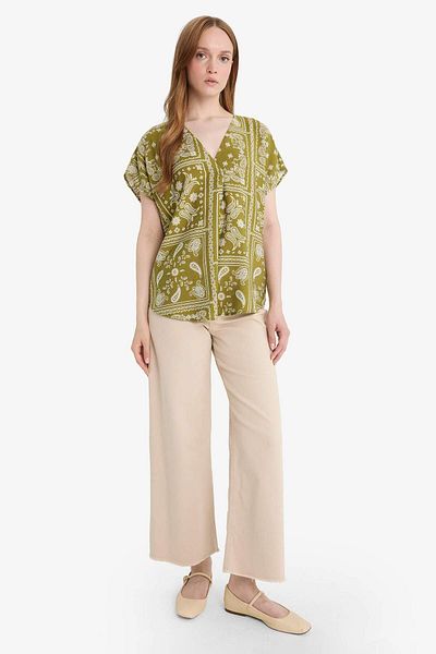 DeFacto V-Neck Patterned Short Sleeve Blouse F4976Ax25Au
