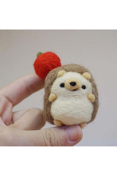 Wool Queen knitting accessory kit, hedgehog pattern, wool/metal/foam, multicolor, 9 pieces