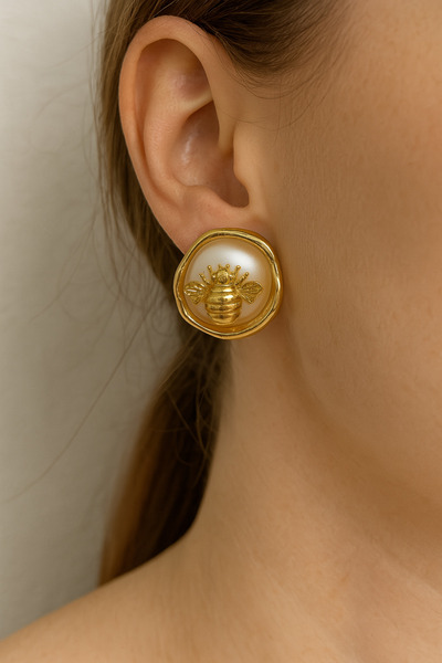 WHİTE ATELIER İnci Arı Küpe (Suya Dayanıklı)