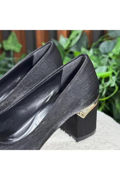 MEY Special Buckle Textured Heel Shoes M1148