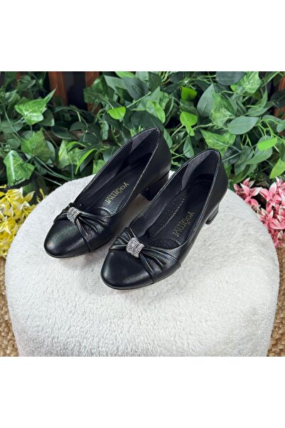 MEY حذاء بكعب مزين بأحجار صغيرة من FİYONKU M1155