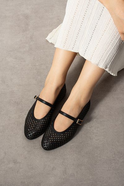 CUCA Genuine Leather Elastic Buckle Band Detail Casual Women's Ballerinas
