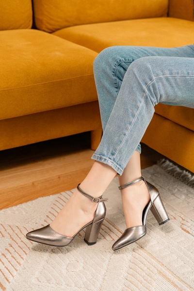 DİVOLYA Flora Platinum (8 cm Heels) Ankle Strap Heeled Shoes