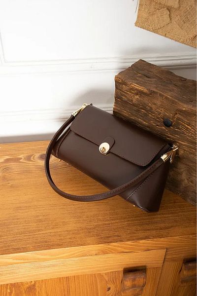 Rivina Women's Gold Detailed Covered Hand and Shoulder Bag