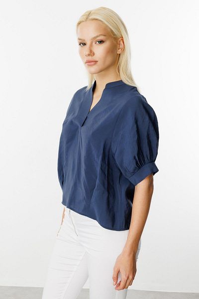 On Fashion V-Necklace Back Button Short Wide Sleeve Bluz