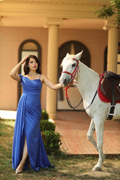 sağlam tasarım Yırtmaç Detaylı Saks Mavisi Saten Elbise