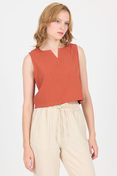 Rays Tile V-Neck Sleeveless Crop Blouse 8027