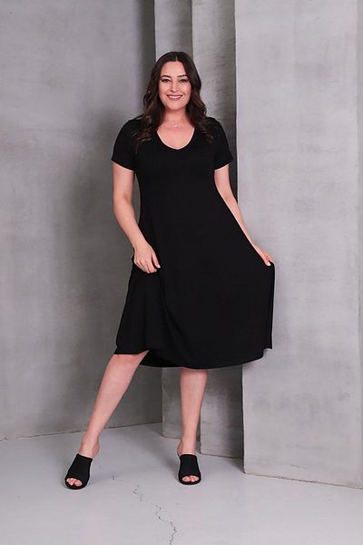 Truva XXL Black V-Neck Viscose Lycra Dress – the Black Version of Comfort and Elegance!