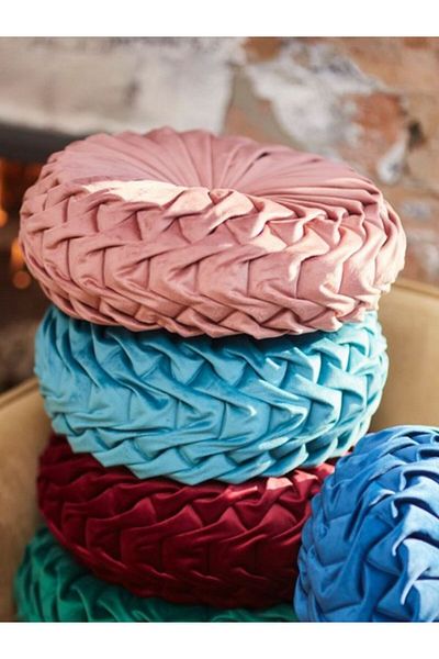 OEM Round Puffet Decorative Pillow in Pink Velvet, Hand-Sewn, 38 cm diameter