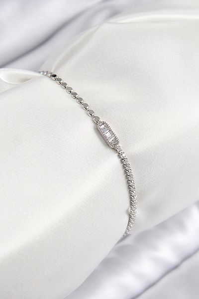 Clariss Brass Zircon Stone Rectangular Model Crush Chain Silver Color Women's Bracelet