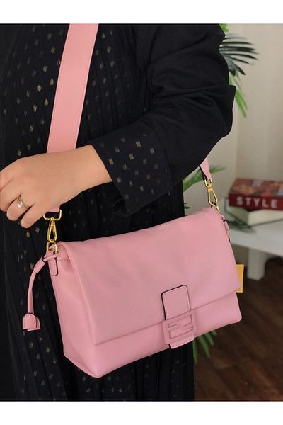 GENERAL High quality shoulder bag with accessories
