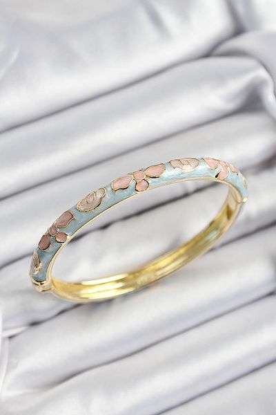 MBB ETİCARET Mineli Brass Blue and Pink Flower Motif Gold Color Women's Handcuffs - Tj-Bb7392